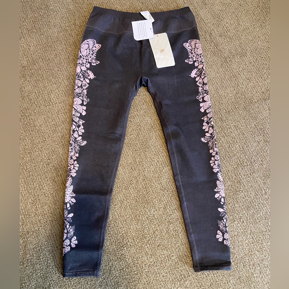 Fabletics Seemless Mid-Rise Jacquard 7/8 NWT